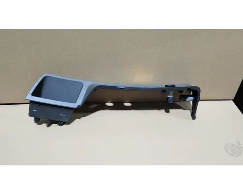 KENWORTH T-680 Dash  Console Switch