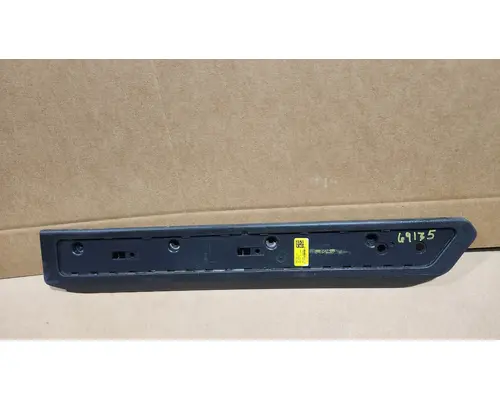 KENWORTH T-680 Door Panel (Trim)
