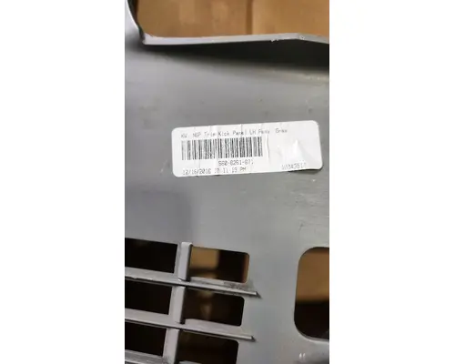 KENWORTH T-680 Door Panel (Trim)