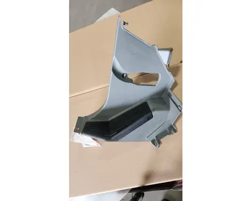 KENWORTH T-680 Door Panel (Trim)
