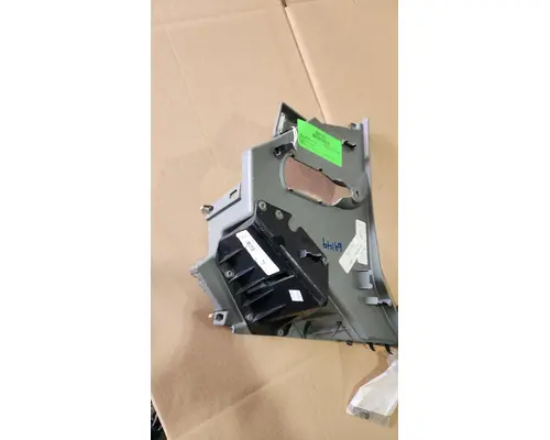 KENWORTH T-680 Door Panel (Trim)