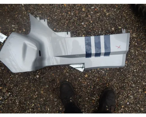 KENWORTH T-680 Fender Extension