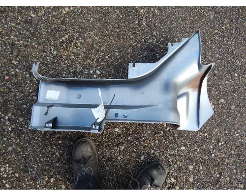 KENWORTH T-680 Fender Extension