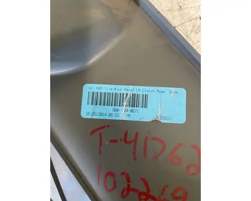 KENWORTH T-680 Interior Kick Panels