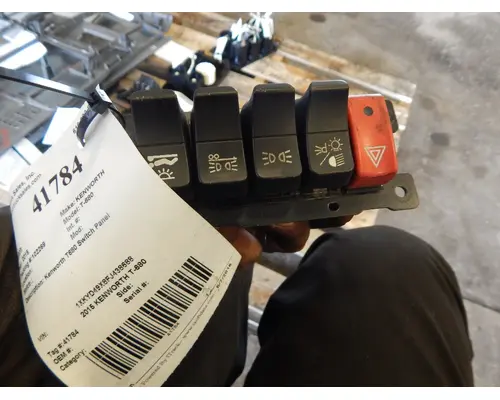 KENWORTH T-680 Switches, Misc