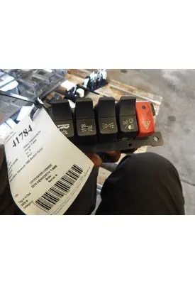 KENWORTH T-680 Switches, Misc