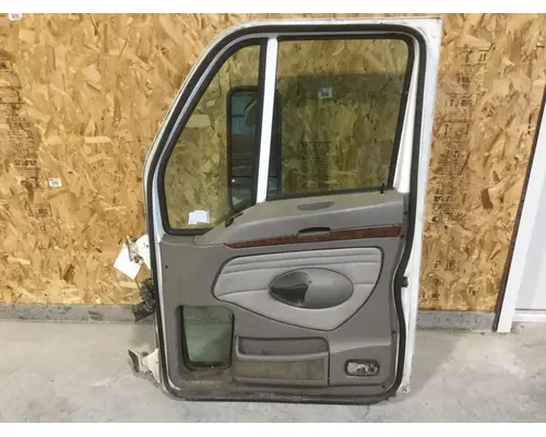 KENWORTH T2000  DOOR-FRONT