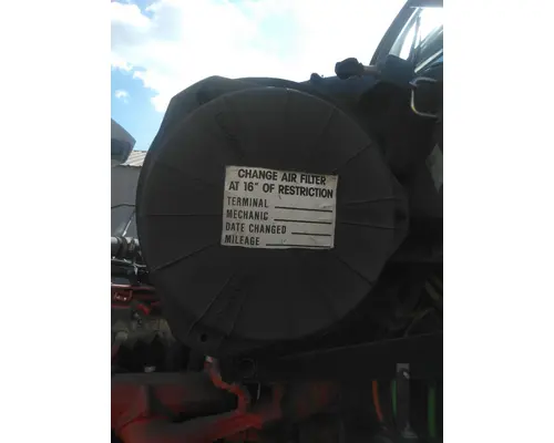KENWORTH T2000 AIR CLEANER