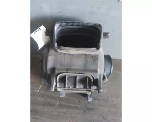 KENWORTH T2000 AIR CLEANER