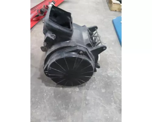 KENWORTH T2000 AIR CLEANER