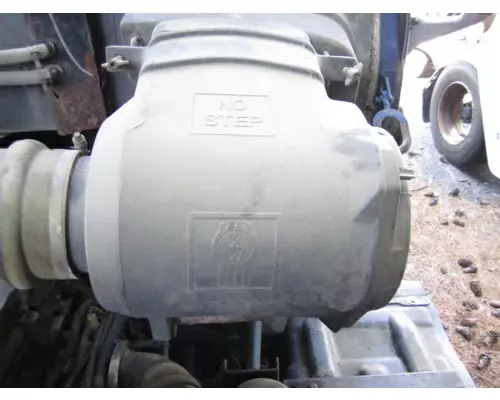 KENWORTH T2000 AIR CLEANER