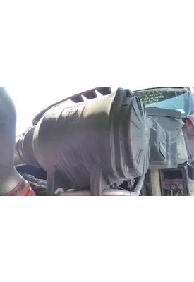 KENWORTH T2000 AIR CLEANER