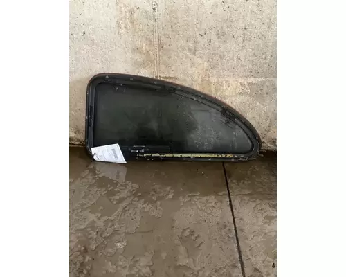 KENWORTH T2000 Back Glass