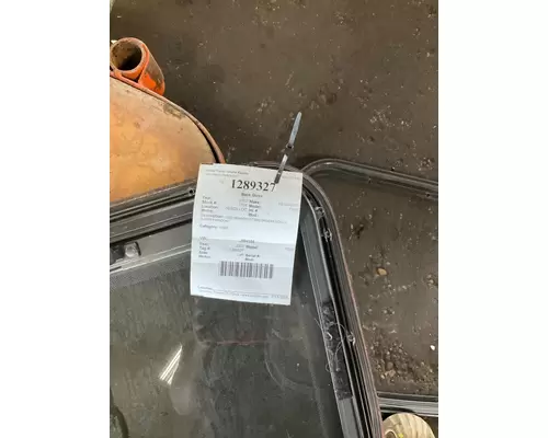 KENWORTH T2000 Back Glass