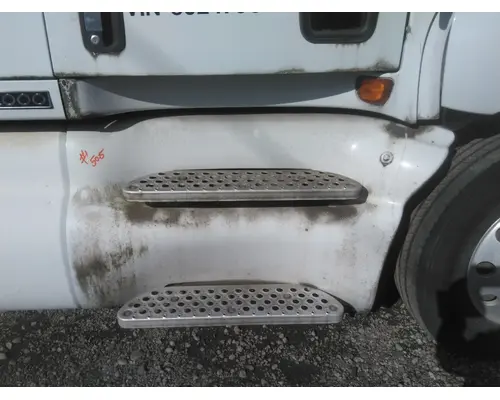 KENWORTH T2000 CAB SKIRTSIDE FAIRING
