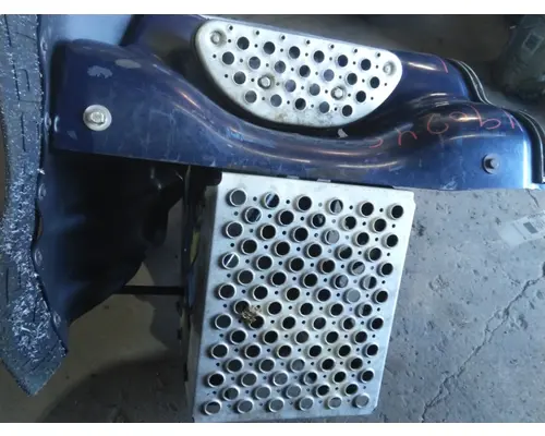 KENWORTH T2000 CAB SKIRTSIDE FAIRING