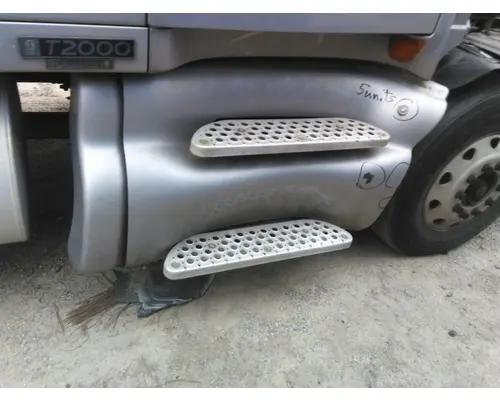 KENWORTH T2000 CAB SKIRTSIDE FAIRING