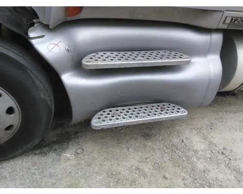 KENWORTH T2000 CAB SKIRTSIDE FAIRING