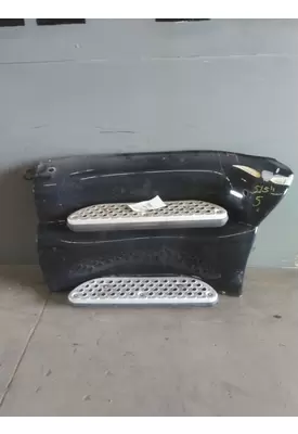 KENWORTH T2000 CAB SKIRT/SIDE FAIRING