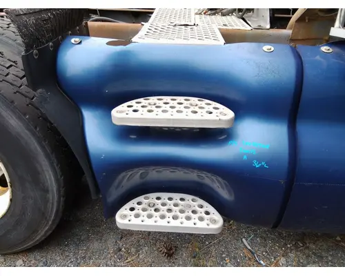KENWORTH T2000 CAB SKIRTSIDE FAIRING