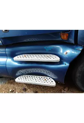 KENWORTH T2000 CAB SKIRT/SIDE FAIRING