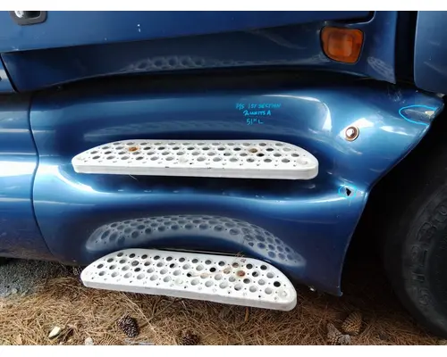 KENWORTH T2000 CAB SKIRTSIDE FAIRING