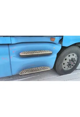 KENWORTH T2000 CAB SKIRT/SIDE FAIRING