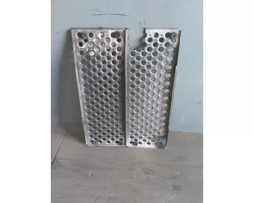KENWORTH T2000 DECK (CATWALK) STEP