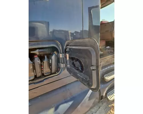 KENWORTH T2000 DOOR, COMPARTMENT