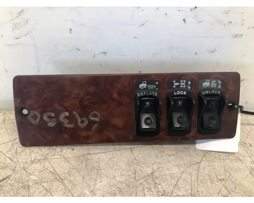 KENWORTH T2000 Dash  Console Switch