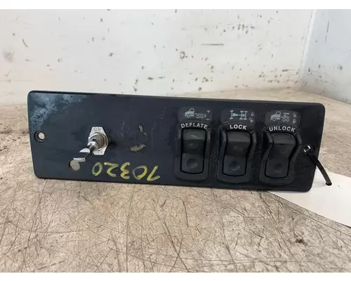 KENWORTH T2000 Dash  Console Switch
