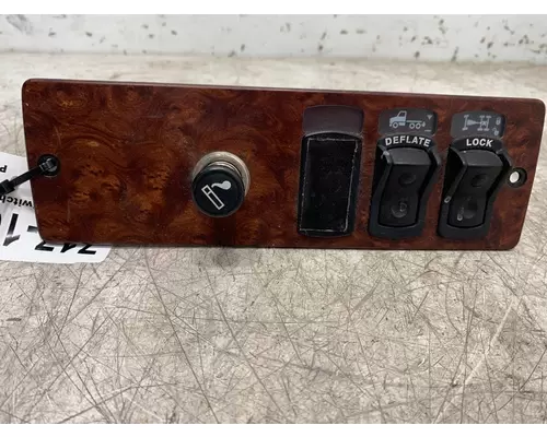 KENWORTH T2000 Dash  Console Switch