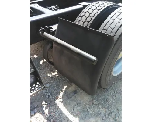 KENWORTH T2000 FENDER, QUARTERHALF REAR