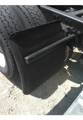 KENWORTH T2000 FENDER, QUARTER/HALF REAR