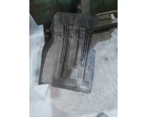 KENWORTH T2000 FENDER, SPLASH SHIELDGUARD