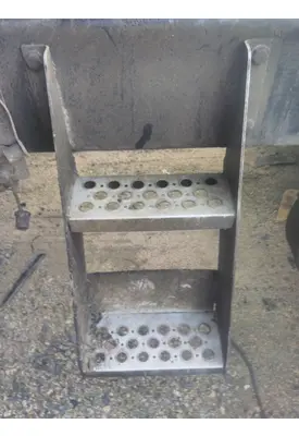 KENWORTH T2000 FRAME STEP