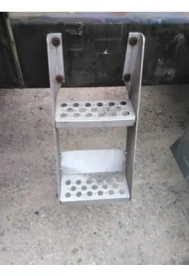 KENWORTH T2000 FRAME STEP