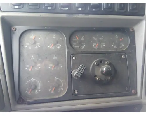 KENWORTH T2000 GAUGE CLUSTER