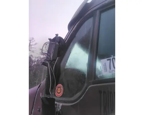 KENWORTH T2000 GLASS, DOOR VENT, FRONT