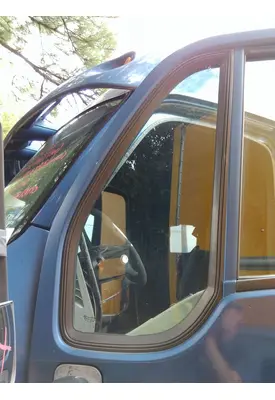 KENWORTH T2000 GLASS, DOOR VENT, FRONT