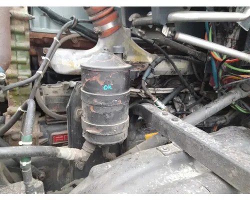 KENWORTH T2000 POWER STEERING RESERVOIR