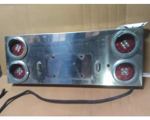 KENWORTH T2000 STOP TURN TAIL LAMP