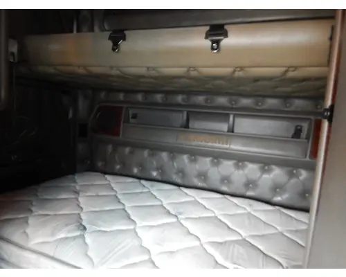 KENWORTH T2000 Step