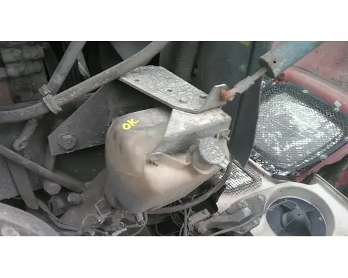 KENWORTH T2000 WINDSHIELD WASHER RESERVOIR