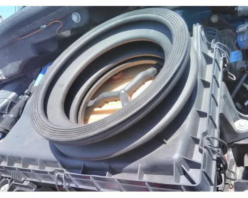 KENWORTH T270 AIR CLEANER