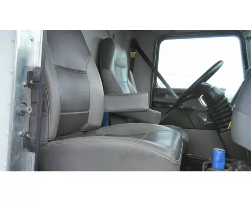 KENWORTH T270 CAB