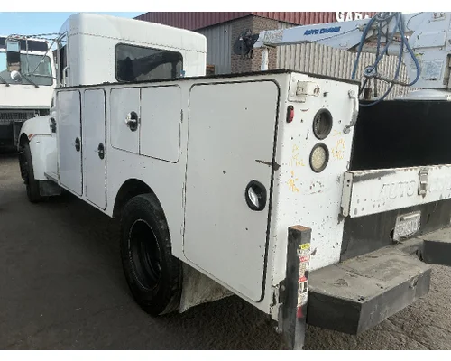 KENWORTH T300 Body  Bed