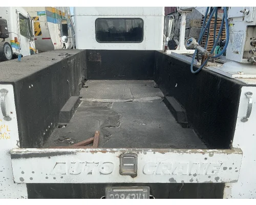 KENWORTH T300 Body  Bed