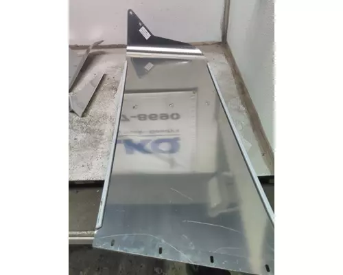 KENWORTH T300 CAB CLIP