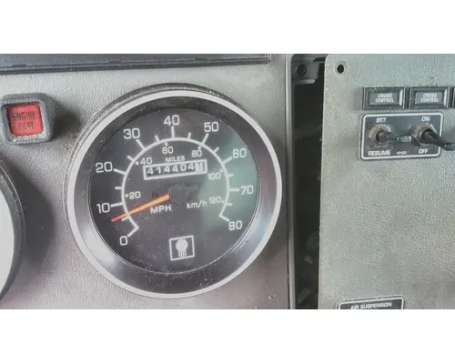 KENWORTH T300 GAUGE SPEEDOMETER